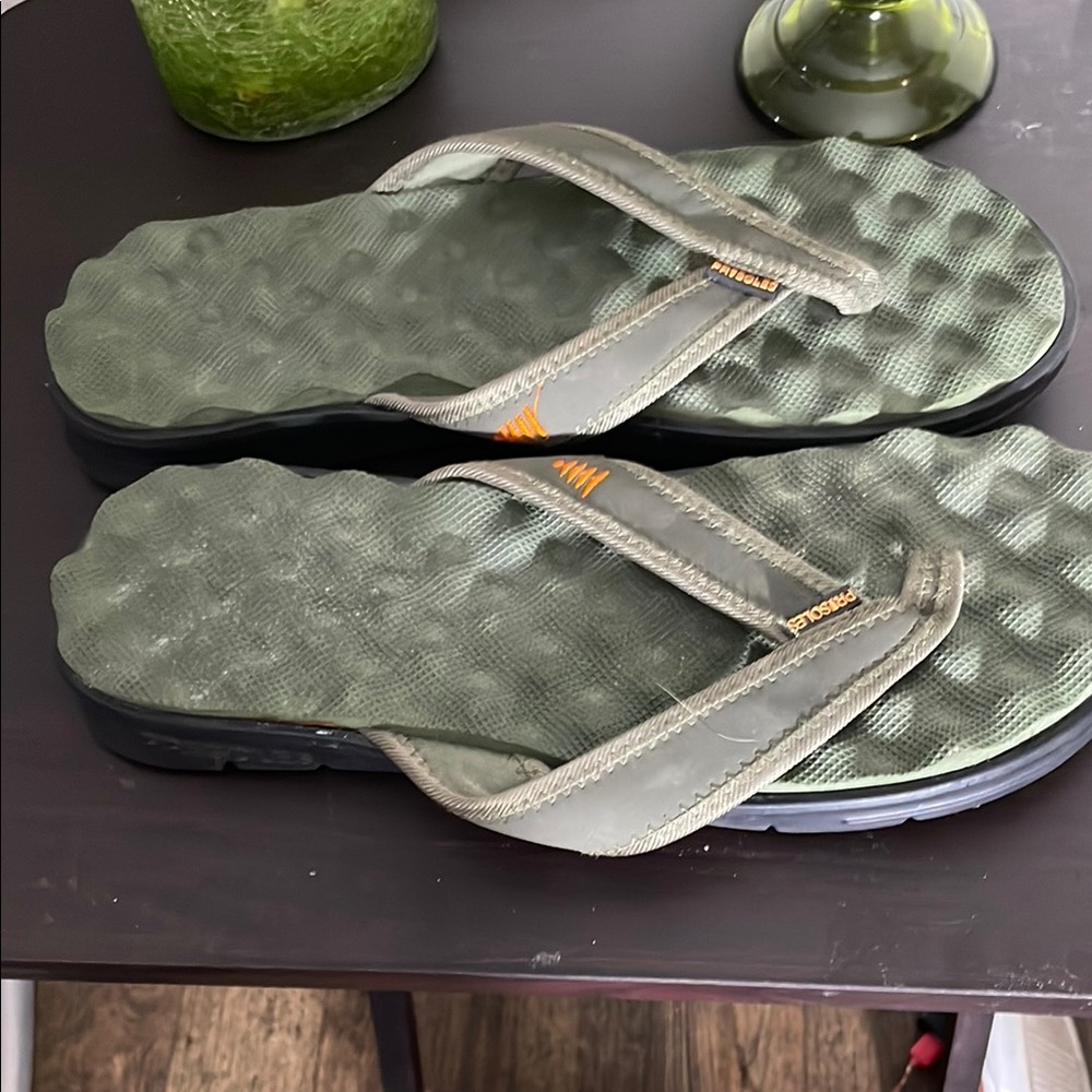 PR Soles Sconset Unisex Green Orange Recovery Flip Flops Men 12 Women 13
